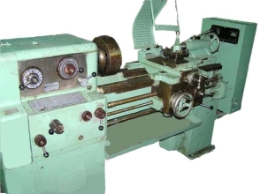 Токарно-винторезный станок 1М61